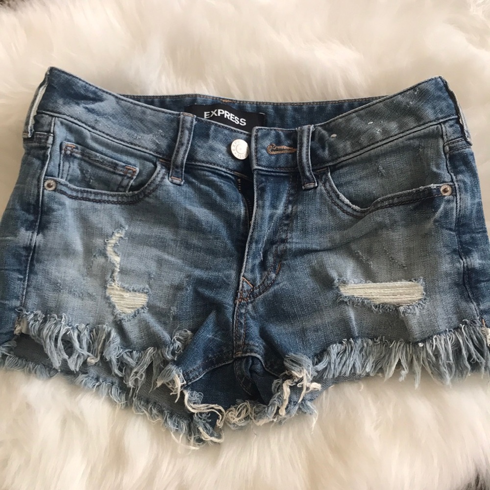 Express low rise distressed denim shorts